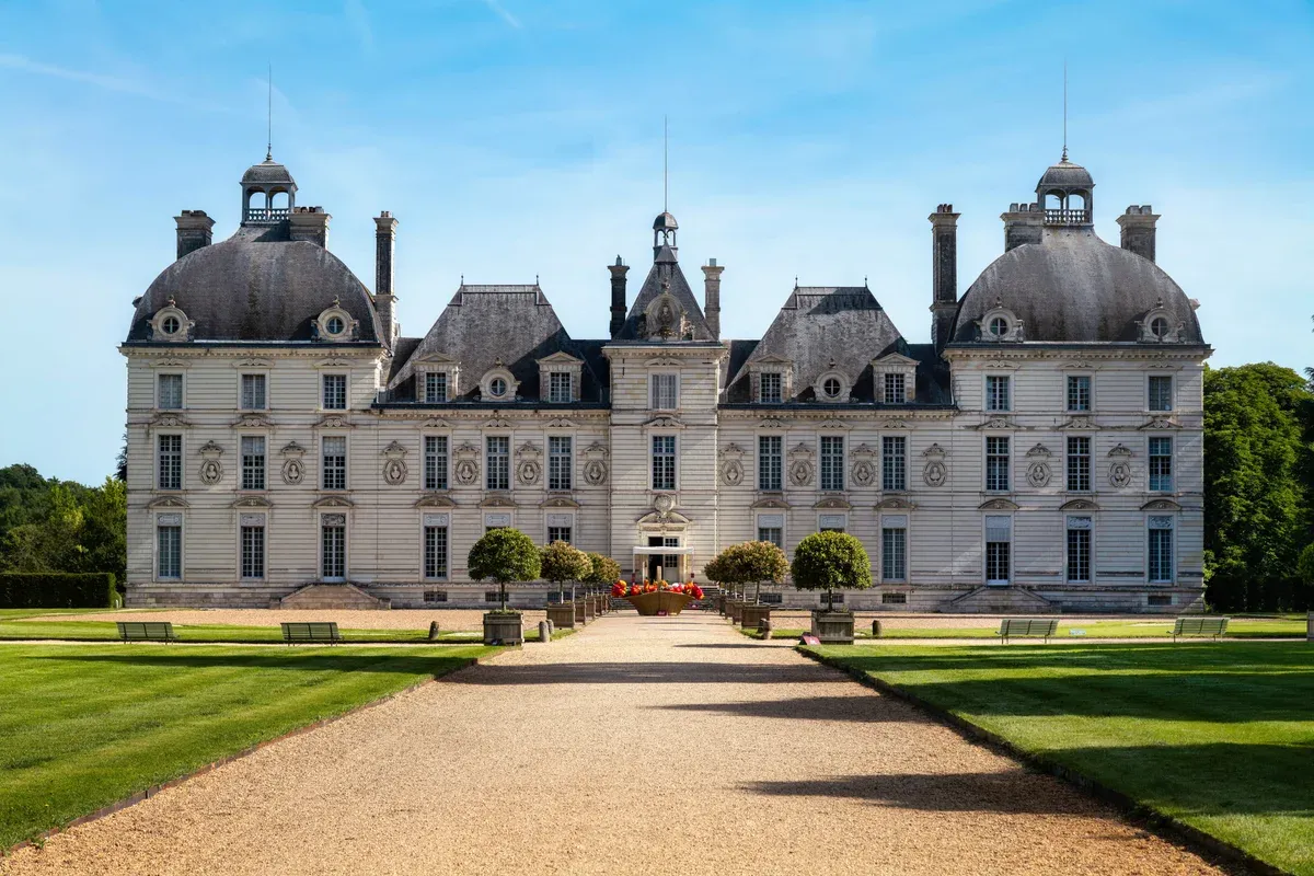 The Chateau de Cheverny in the Loire Valley, a stop to plan around a Loire Valley castles tour